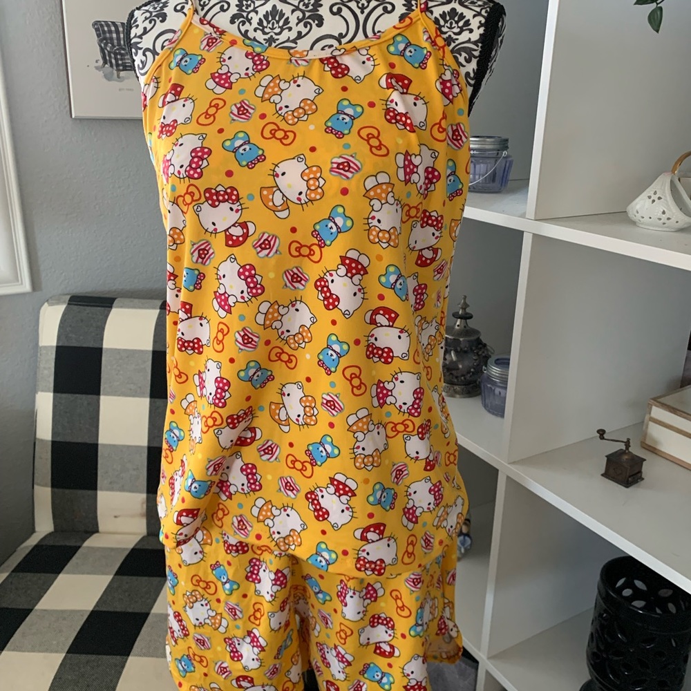 Hello Kitty - Picture 1 of 4